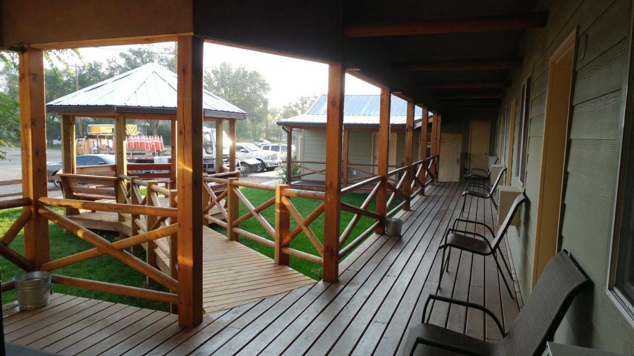 Sagebrush Inn & Suites Broadus Buitenkant foto