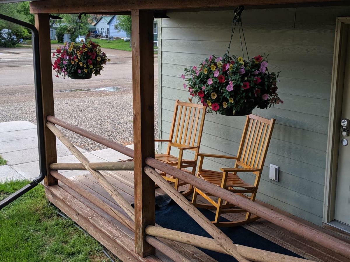 Sagebrush Inn & Suites Broadus Buitenkant foto