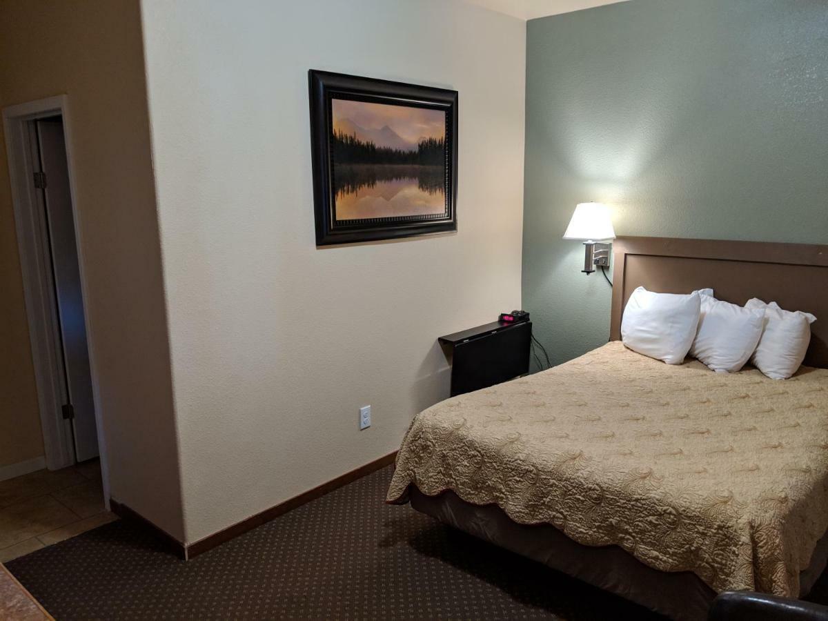 Sagebrush Inn & Suites Broadus Buitenkant foto