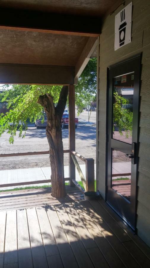 Sagebrush Inn & Suites Broadus Buitenkant foto